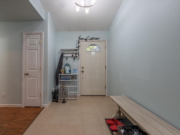 3rd image of 2305 Moonlight Dr