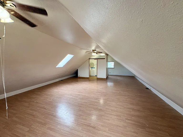 519 Este Es Rd #A — Photo 17