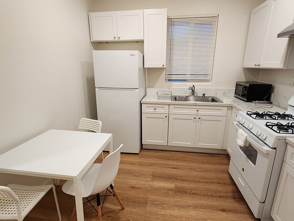 2nd image of 341 1/2 S Western Ave APT 12