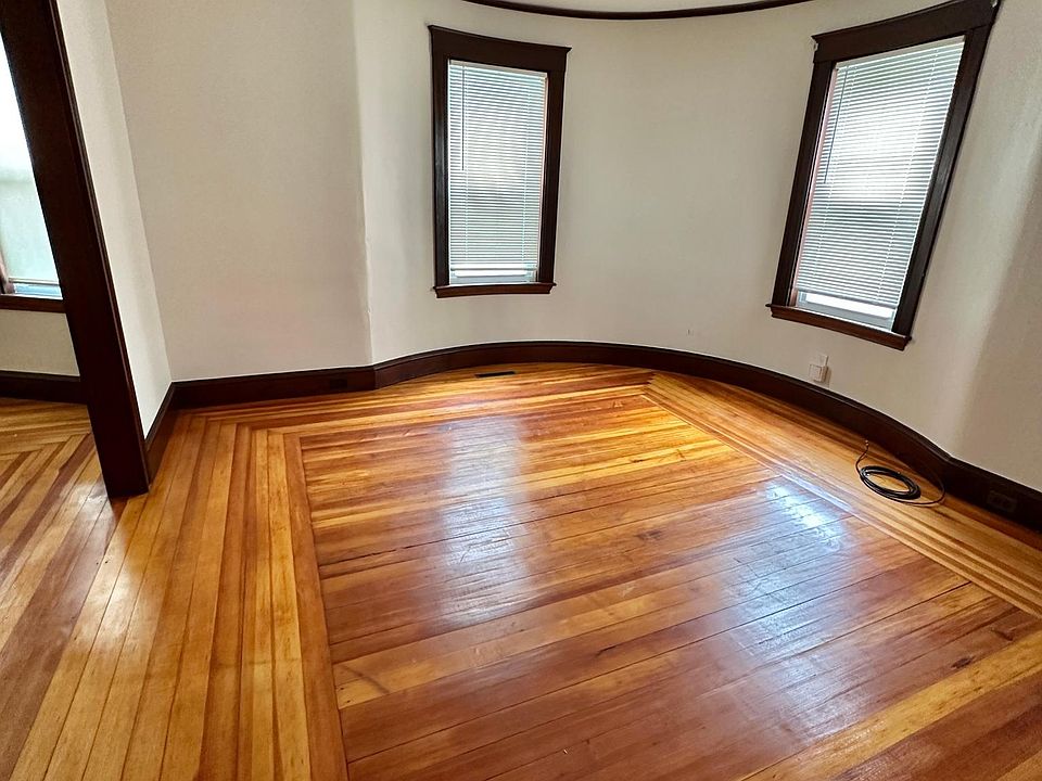 1st image of 208 Franklin St #1