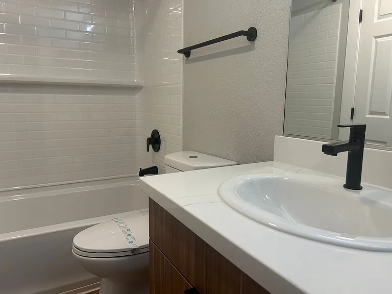 Villa Del Sol Apartments — Photo 183
