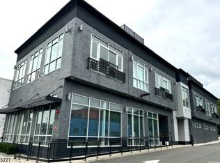 271 Millburn Ave #2A, Millburn, NJ 07041