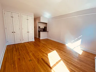 Rented by Metropolis Real Estate of Manhattan