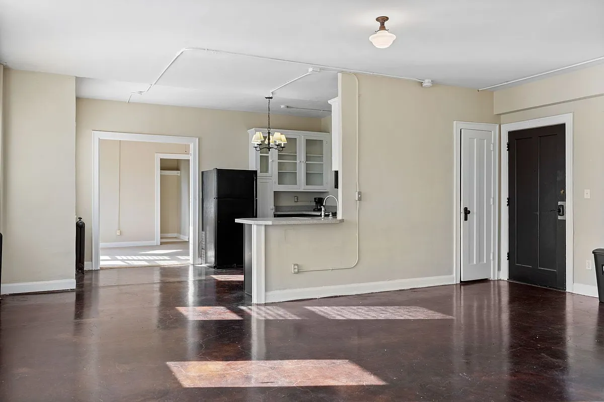 Floor plan 607