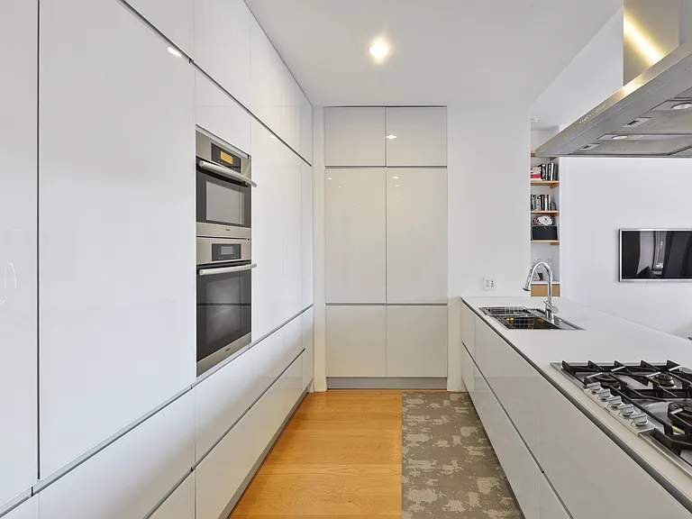 1 York St #6D — Photo 9