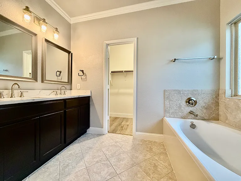 9220 Stewart St — Photo 17