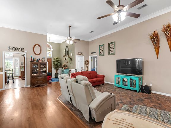 4th image of 18 Red Bluff Ct