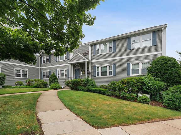 2nd image of 34 Washington Grn Unit 6