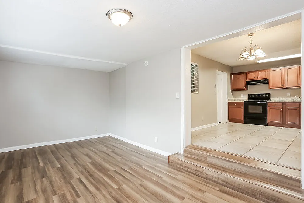 3 bed, 2.0 bath, 1260 sqft, $1,690 — Photo 4