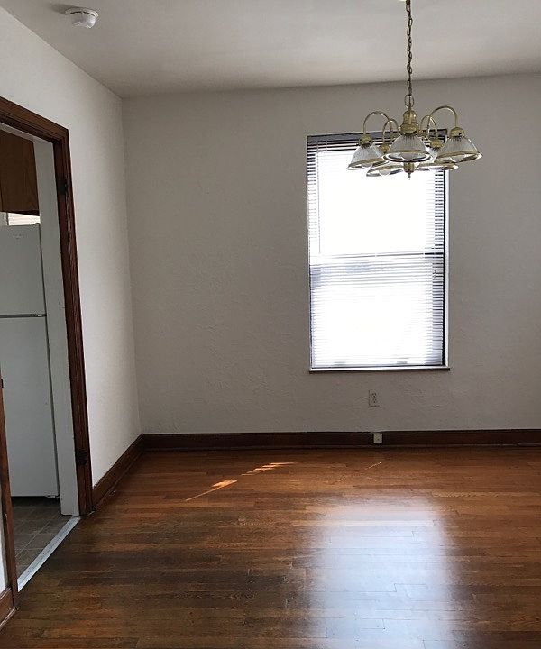 1st image of 1433 W 6th Ave