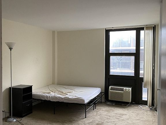 4th image of 2921 S Michigan Ave APT 401