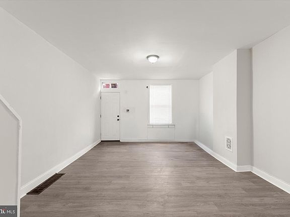 4th image of 1212 W Luzerne St