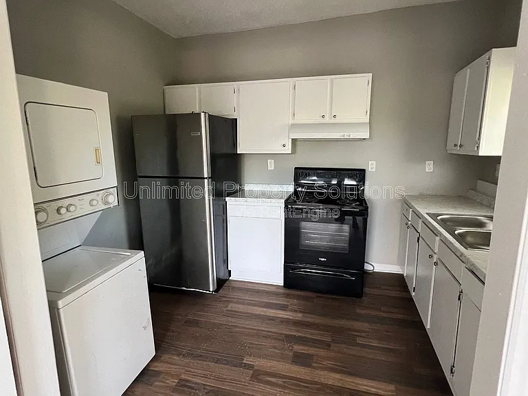 214 S 13th St #B — Photo 5