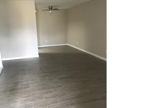 3rd image of 5625 Antoine Dr #1605