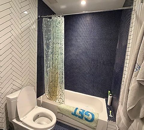 2nd image of 405 E 78th St #4D