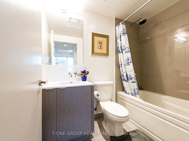 88 Harbour St #2610 — Photo 9