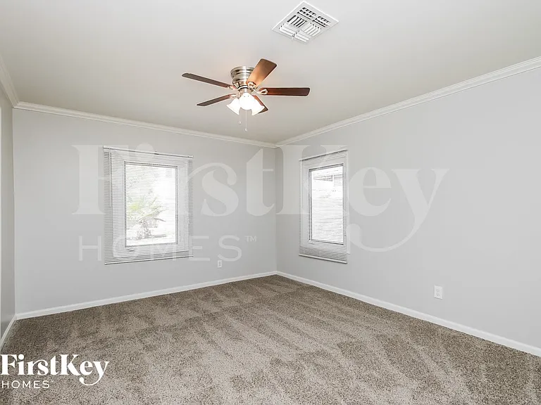 1132 N Rose St — Photo 8