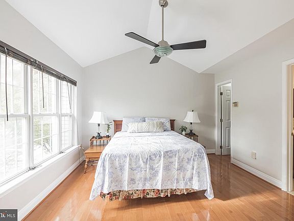 4th image of 13509 Hamlet Square Ct
