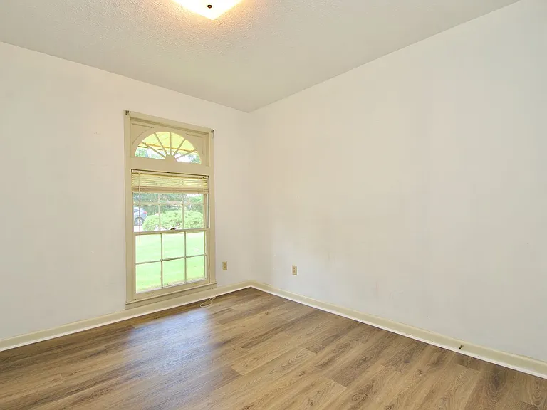 1109 Drew Ln — Photo 11