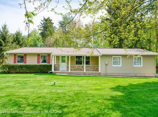 5691 Forest Green Dr, Perry, MI 48872