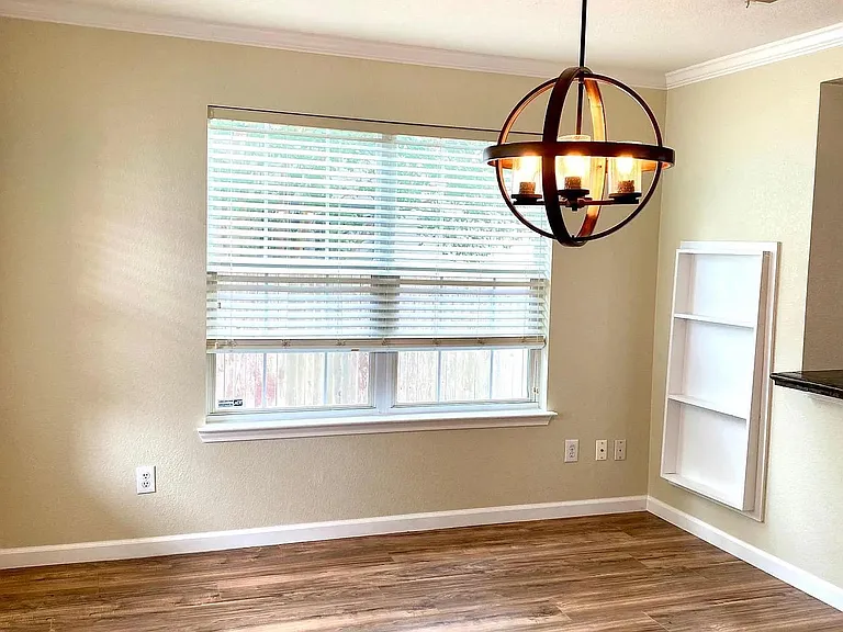 731 Abundance Ln — Photo 2