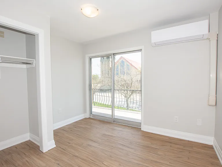 81 Empire St #13 — Photo 7