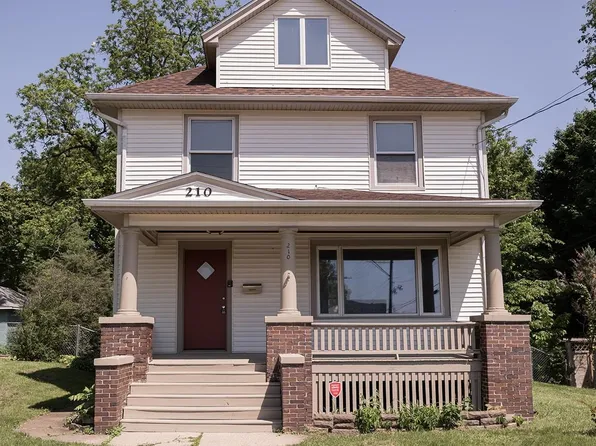 210 12th St, Rockford, IL 61104