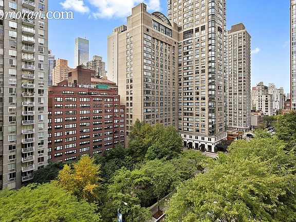 5th image of 200 E 66th St APT D102