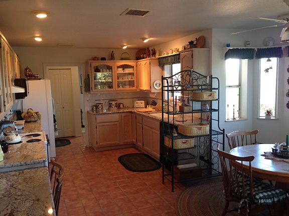 Kitchen/dining