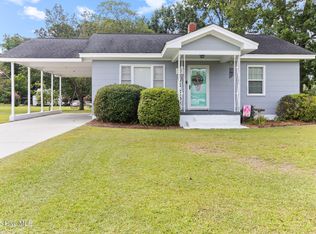 77 C St, Elizabethtown, NC 28337