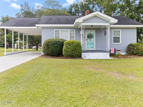 77 C Street, Elizabethtown, NC 28337