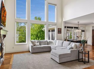 5990 Black Oaks Ln N, Plymouth, MN 55446