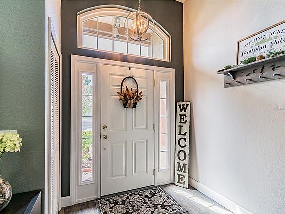 3rd image of 2442 Huntingdale Ln