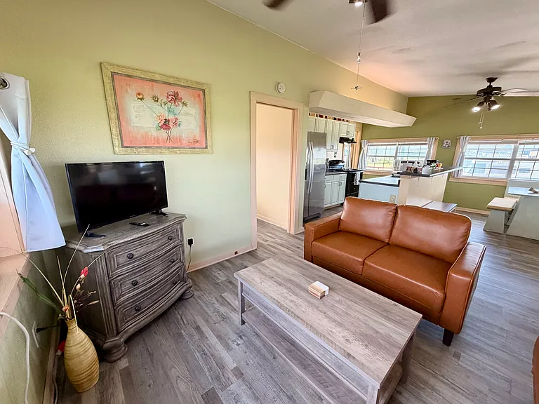 219 Flamingo St — Photo 8