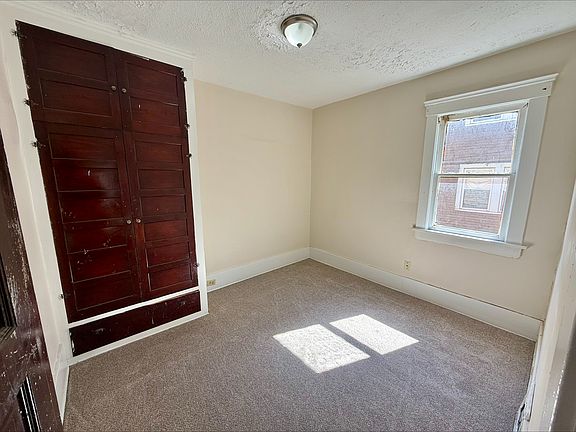 5th image of 590 Schiller Ave Unit 1