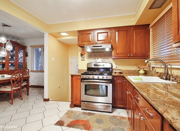 5th image of 4626 Kolze Ave