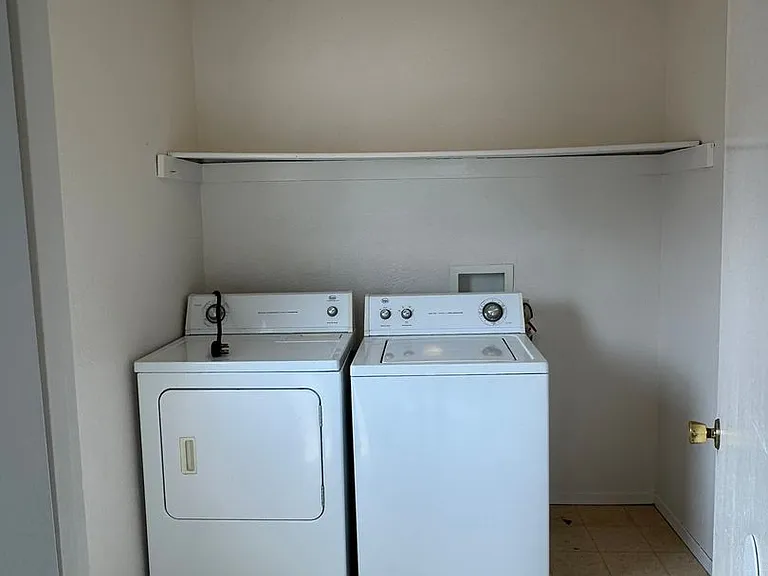 463 Topaz Dr — Photo 7