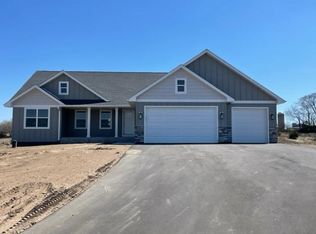 377 Bella Ct, Hudson, WI 54016