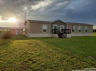 107 County Road 7719, Devine, TX 78016