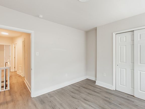 4th image of 2932 N Mascher St #19