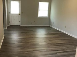 179 Crosby Dr, Hinesville, GA 31313