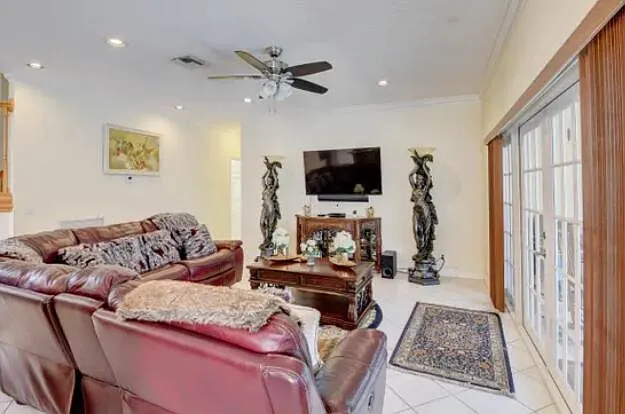 10885 La Salinas Cir #10885 — Photo 16