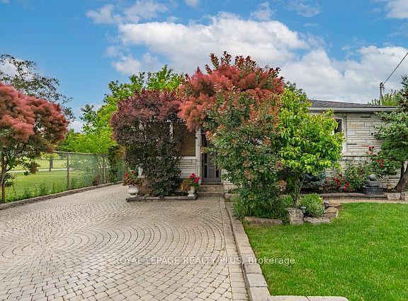 2nd image of 87 Hullmar Dr
