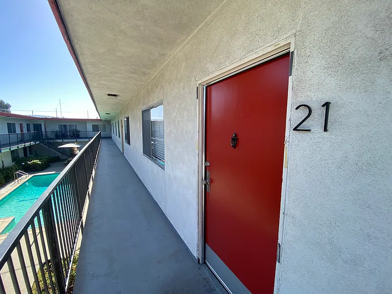 25215 Oak St #14 — Photo 6