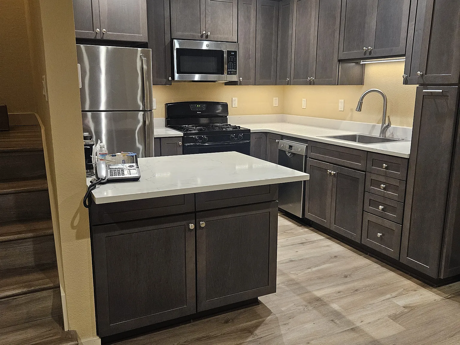 2 bed, 1128 sqft, $4,800 — Photo 1