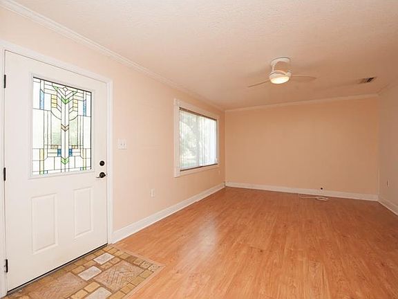 3rd image of 810 W 116th Ave