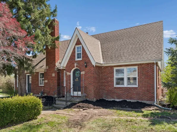 615 NE 83rd St, Kansas City, MO 64118