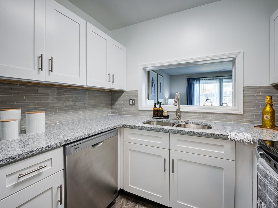 1st image of 6000 Westlake Dr #6006LF