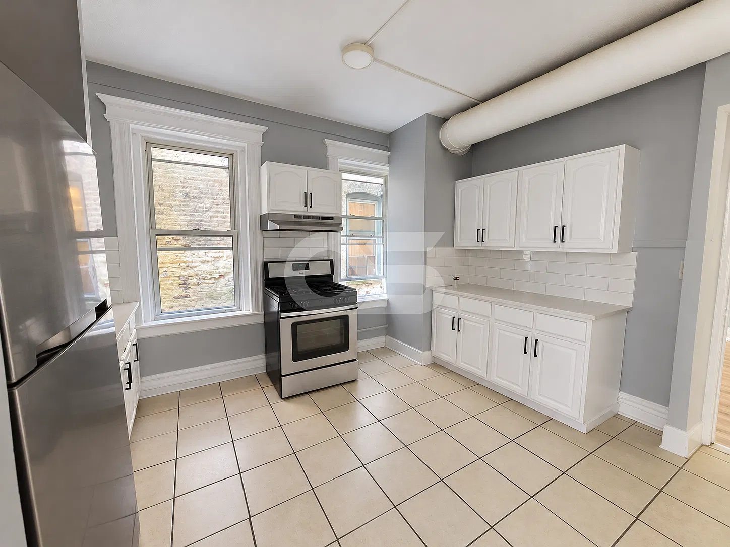 3 bed, 1000 sqft, $1,995 — Photo 2
