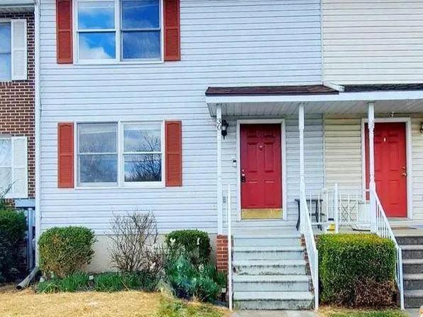 30 Waldeck Ct, Inwood, WV 25428